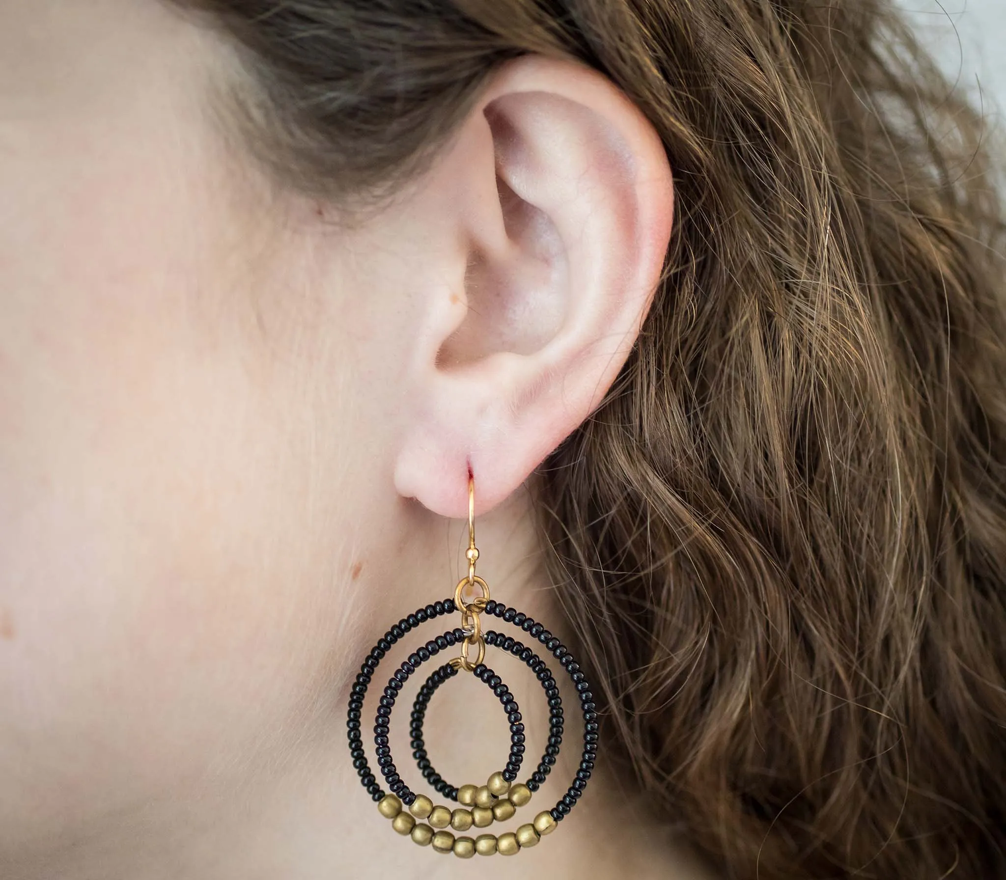 <br> Gyroscope Earring <br> Black