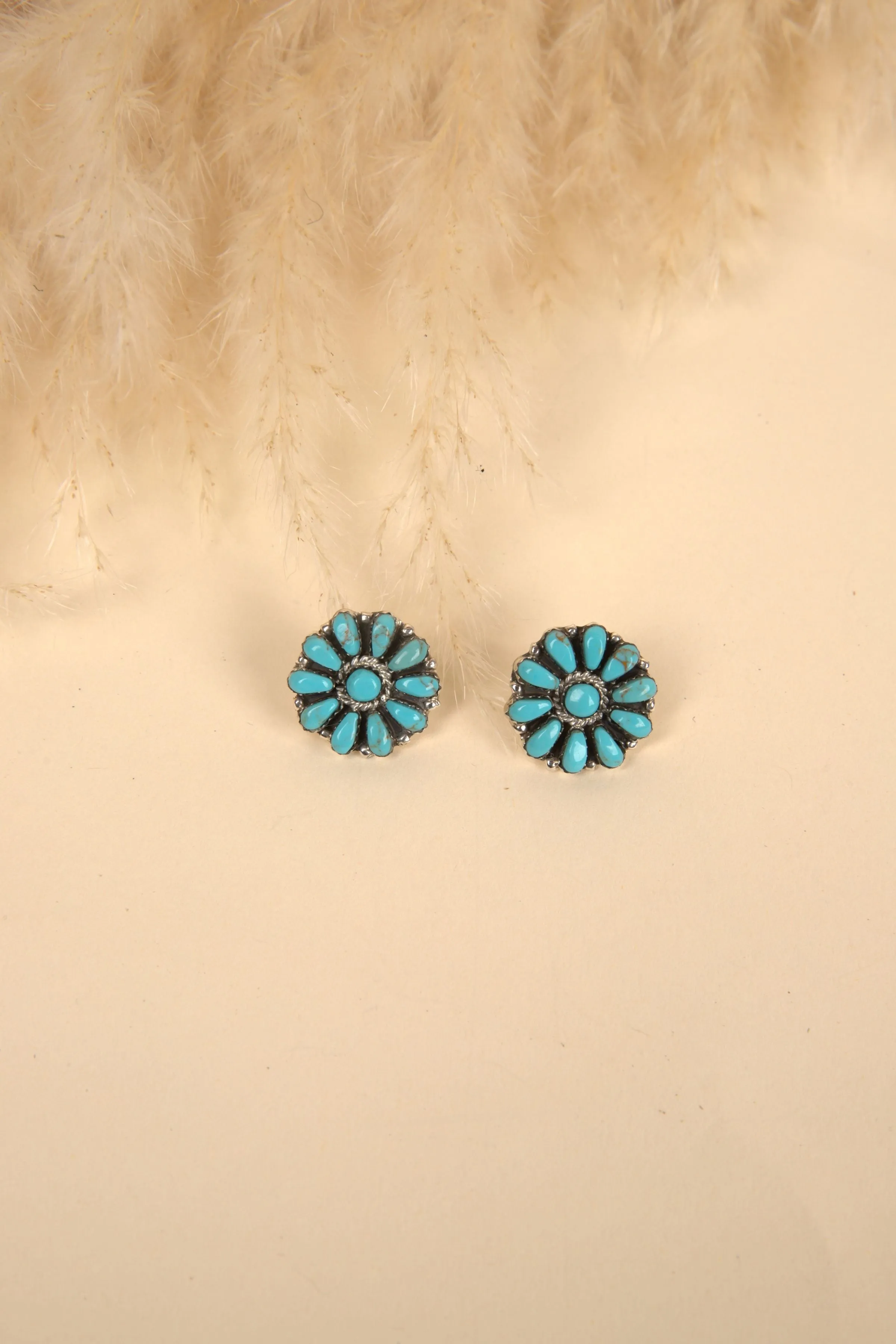 Navajo Handmade Kingman Turquoise Stud Earrings