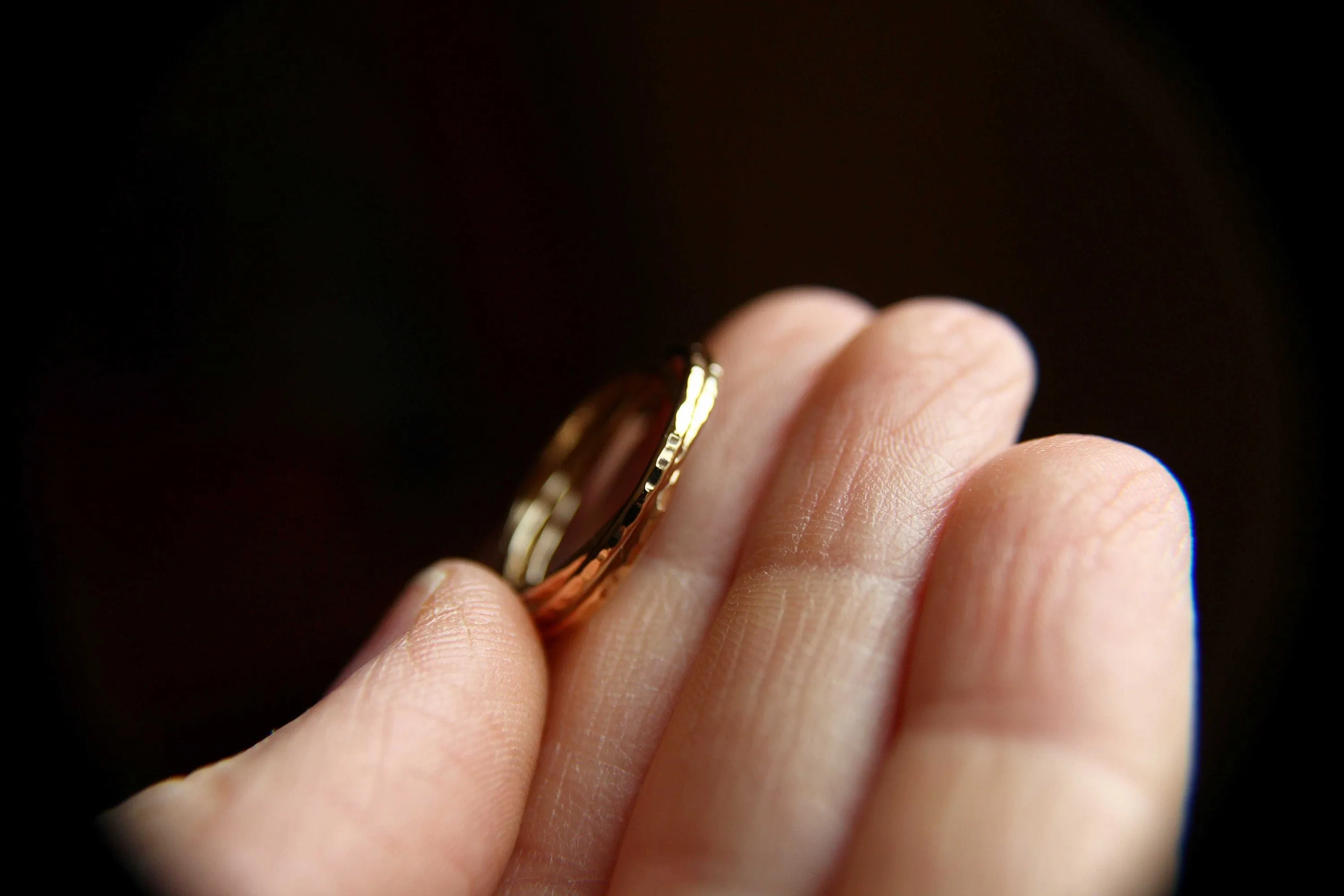 Notched Interlocking Thumb Ring,Thick Thumb Ring,Gold Russian Ring,Textured Ring,Rolling Ring,Stacking Rings,Minimalist Rings, Unique Rings