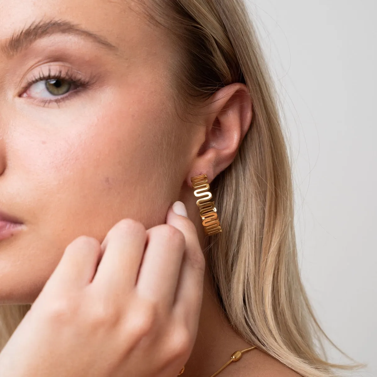 Ripple Hoop Earrings - Gold