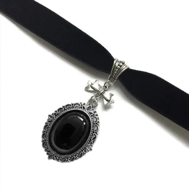 VenusFox Black Velvet Choker Necklace, Gothic Victorian Black Cameo