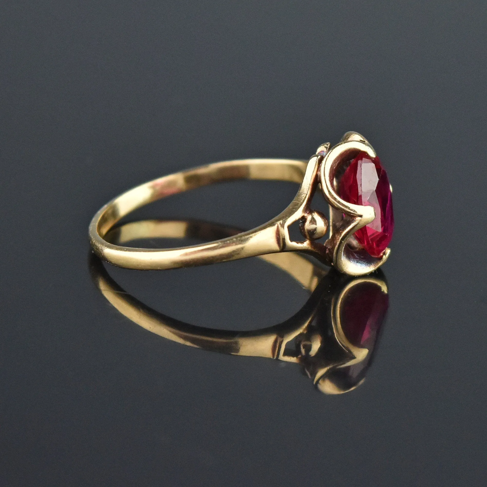 Vintage Retro Gold Buttercup Ruby Ring, Sz 11