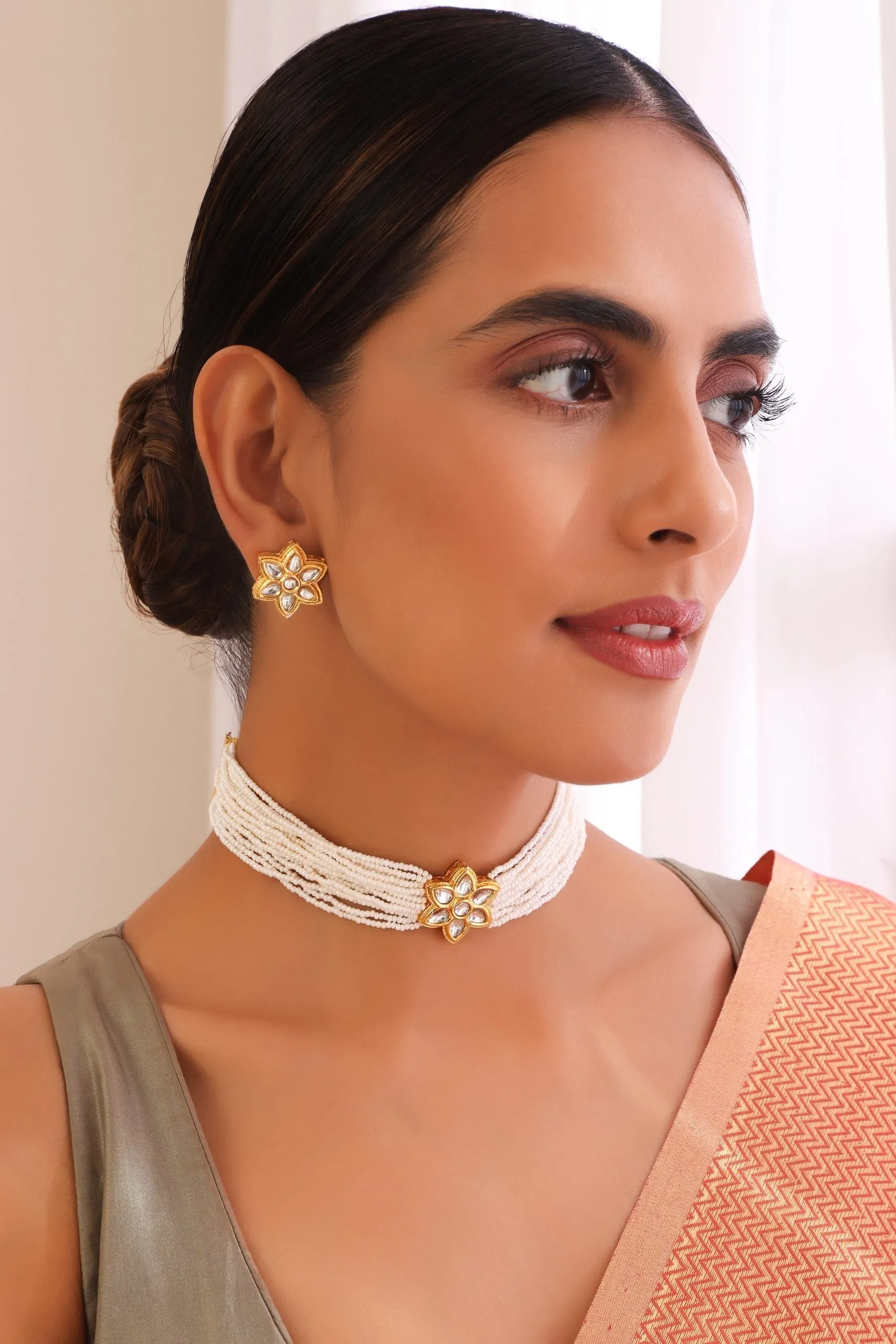 White Gold Tone kundan and Pearl Choker Set